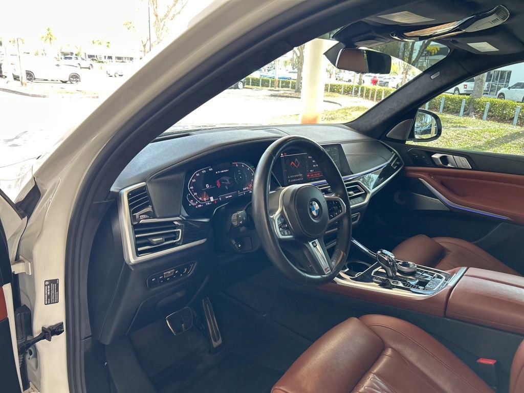 Used 2022 BMW X7 M50i image 6