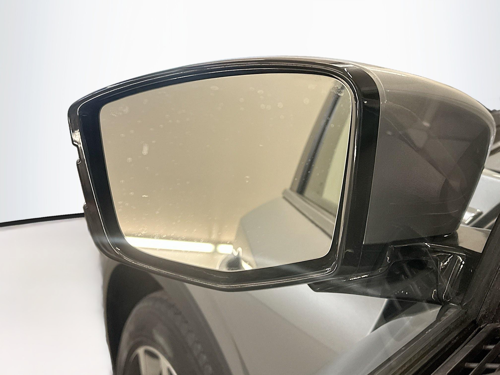 Used 2023 Acura MDX SH-AWD w/ Technology Package image 16