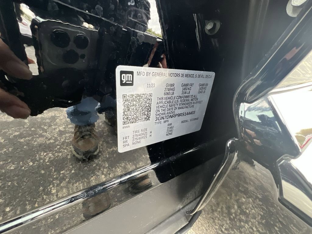 Certified 2024 Chevrolet Equinox EV RS image 32