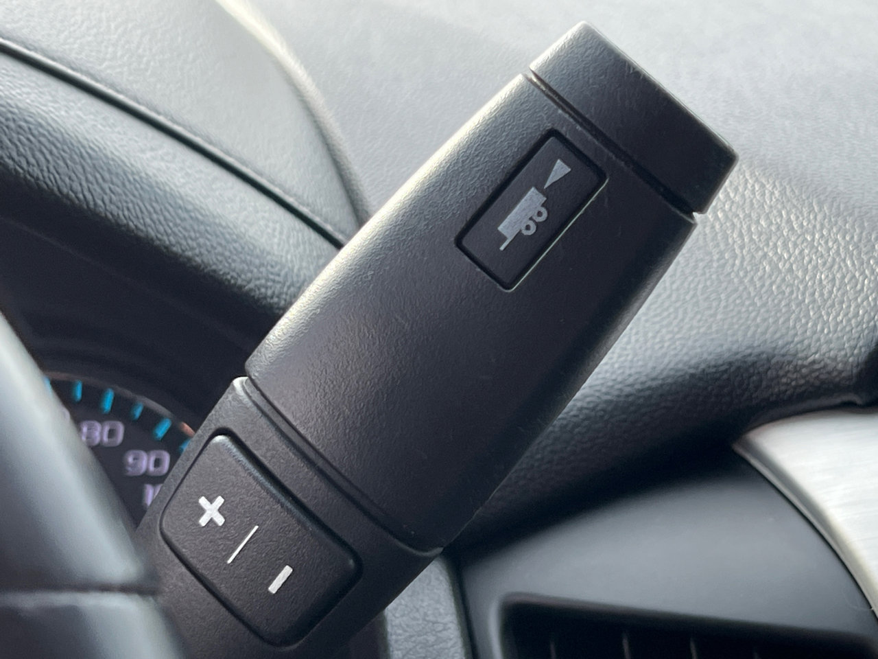 Used 2017 GMC Yukon SLE w/ SLE Value Package image 25