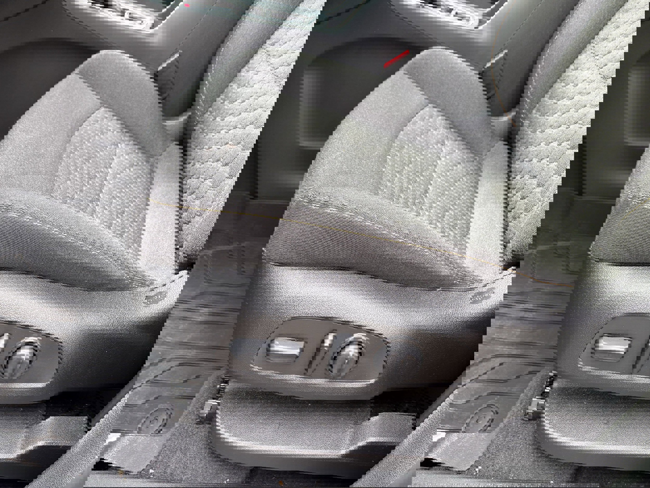 Used 2021 Chevrolet Equinox LT image 28