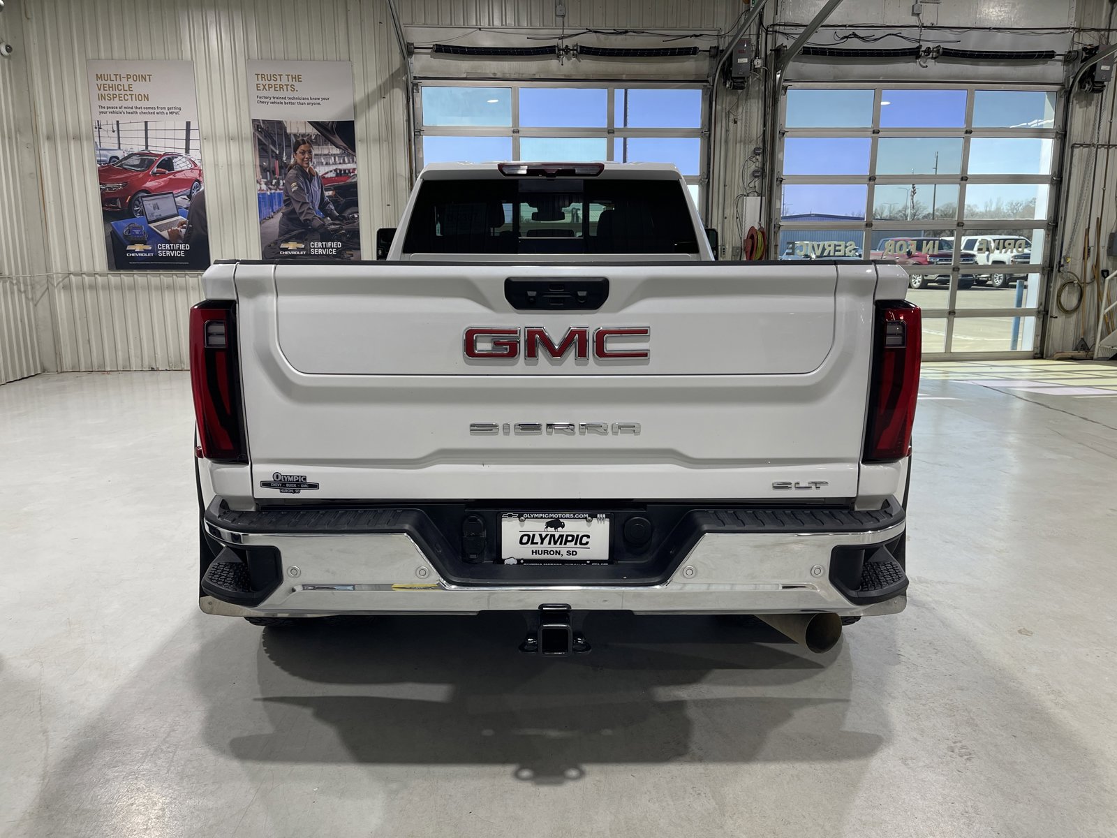 Used 2024 GMC Sierra 3500 SLT w/ SLT Premium Package AWD/4WD image 7