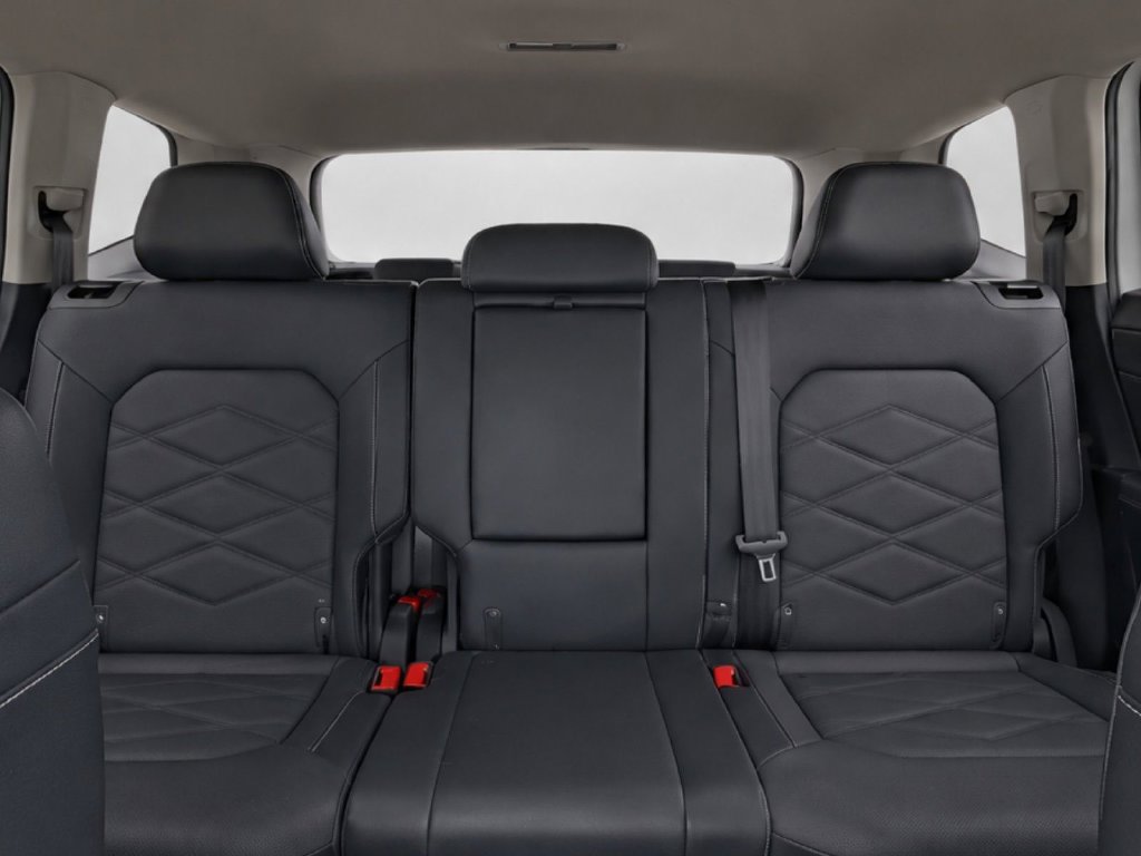 Used 2024 Volkswagen Atlas SE AWD/4WD image 31