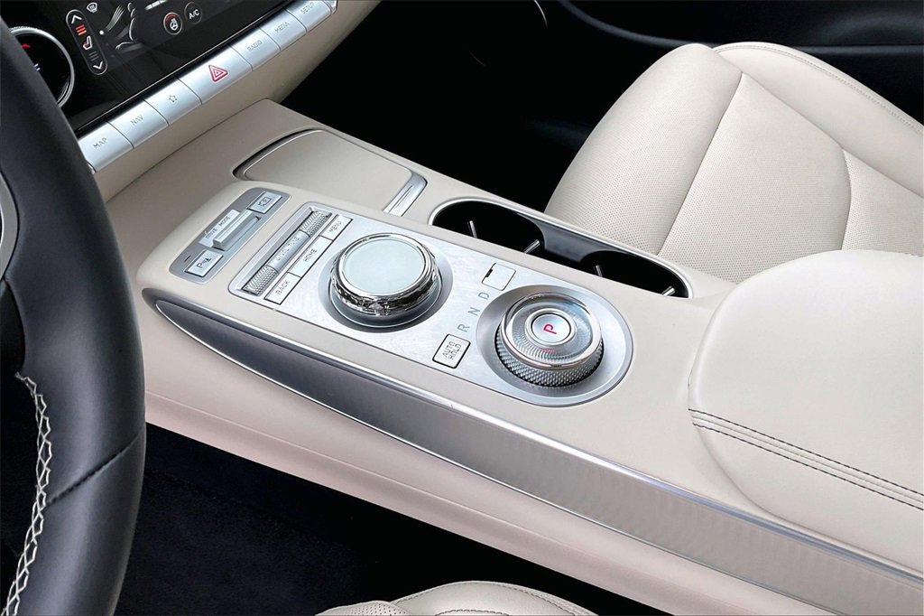 Used 2023 Genesis GV70 2.5T Select w/ Select Package image 17