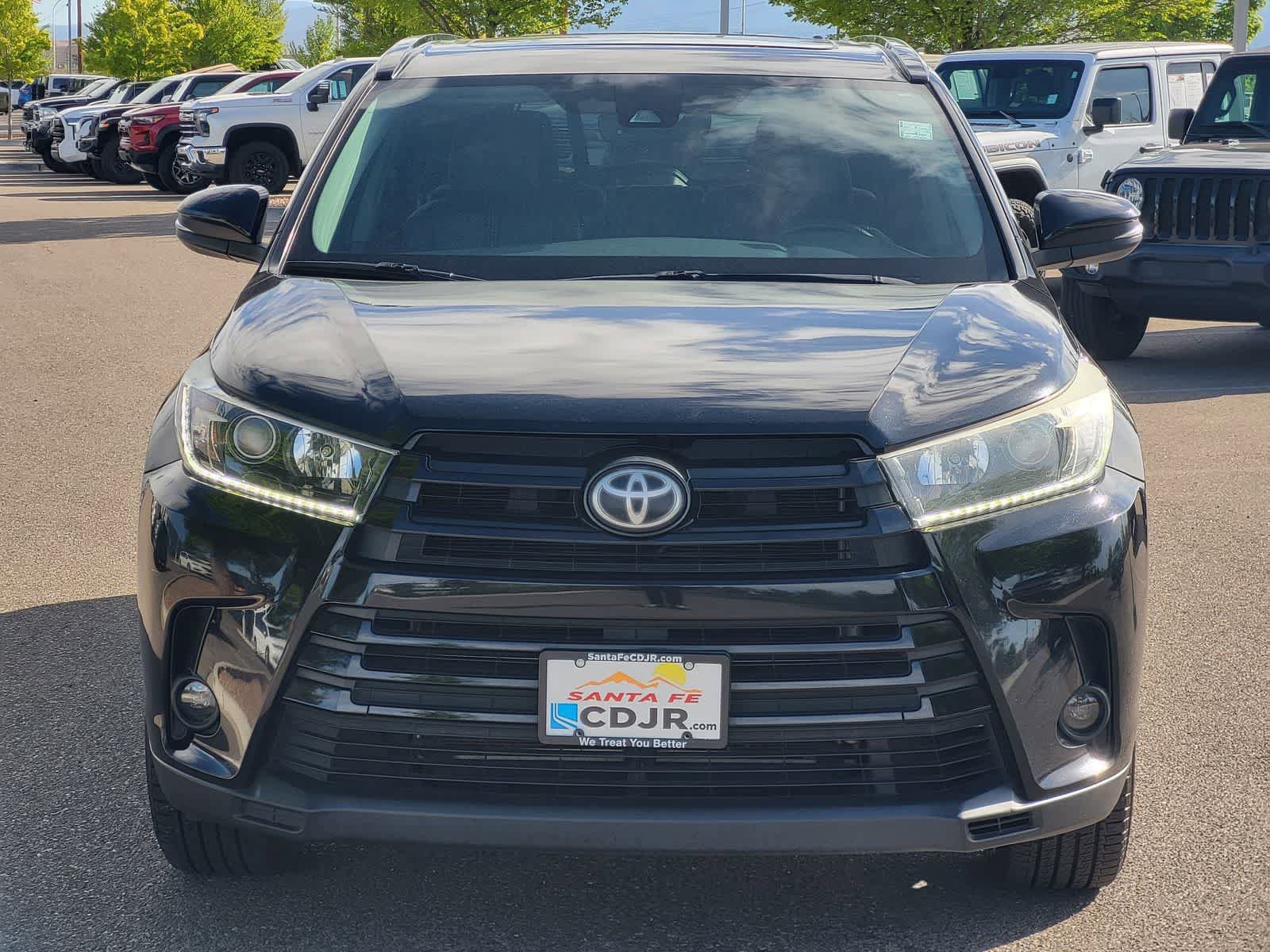 Used 2019 Toyota Highlander SE image 2