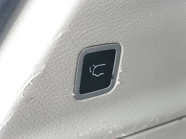 Used 2022 Chrysler Pacifica Touring-L AWD/4WD image 9