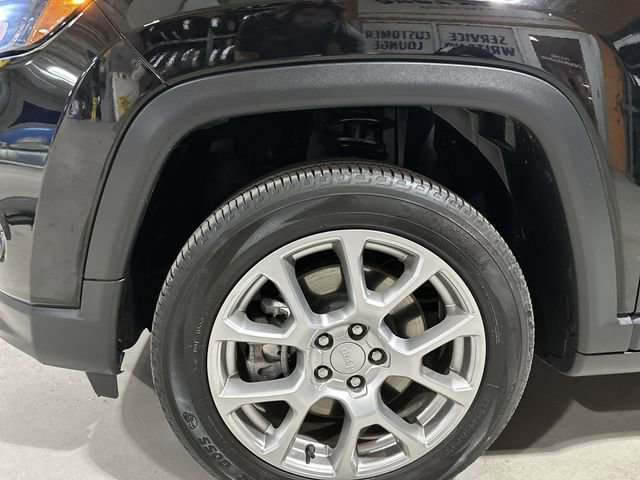 Used 2023 Jeep Compass Latitude AWD/4WD image 20