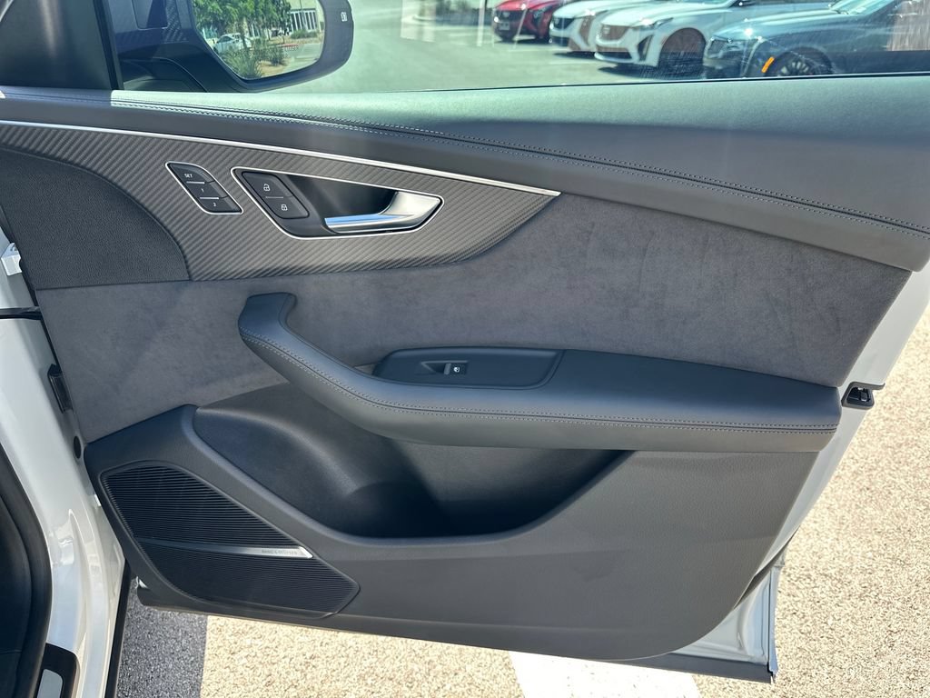 Used 2023 Audi RS Q8 AWD/4WD image 34