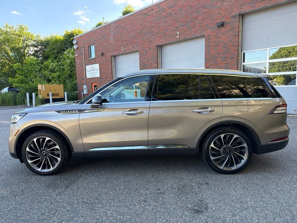 Used 2021 Lincoln Aviator Reserve w/ Equipment Group 201A AWD/4WD image 2