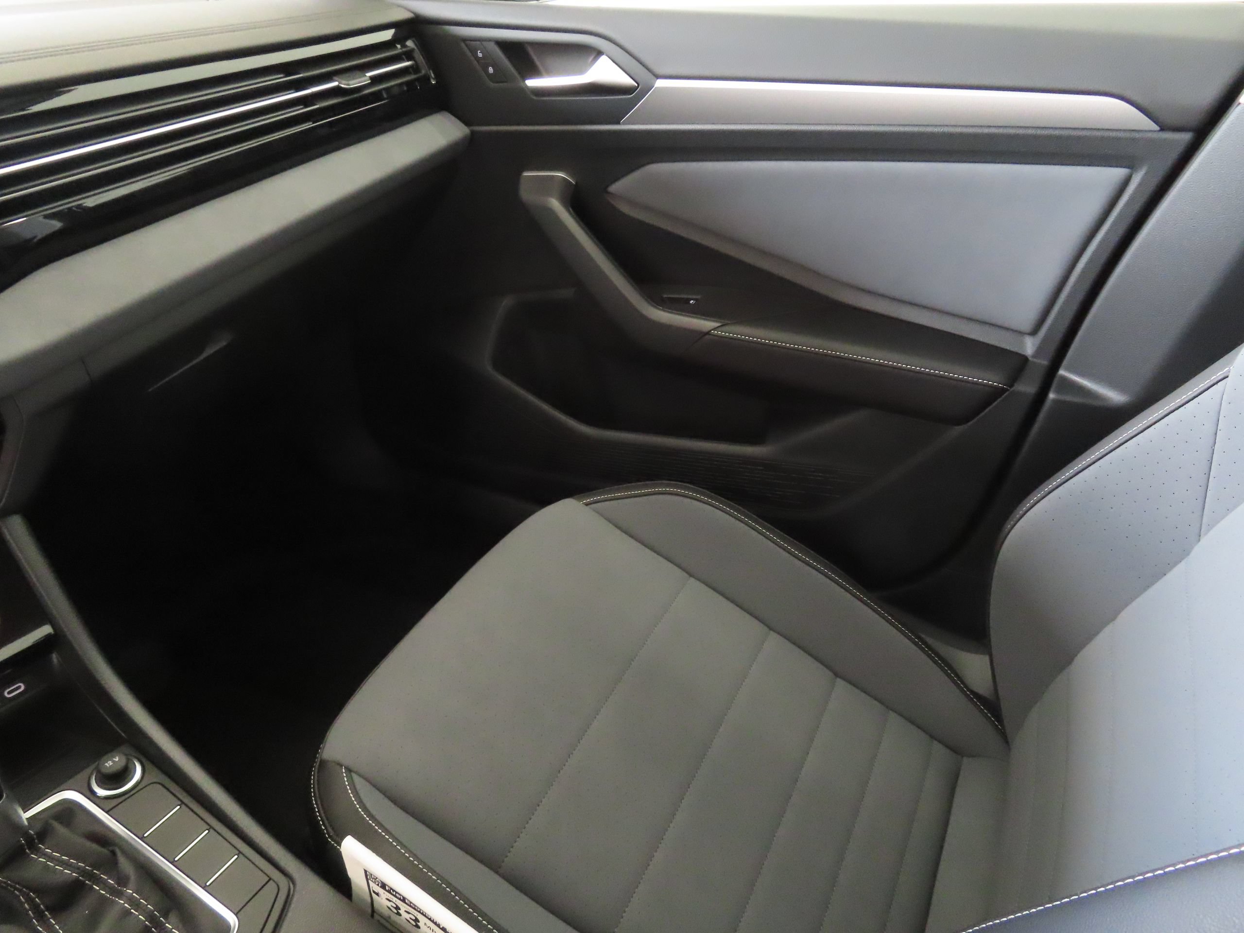 New 2026 Volkswagen Jetta SE FWD image 18