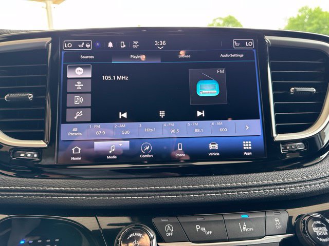 Used 2023 Chrysler Pacifica Touring FWD image 20