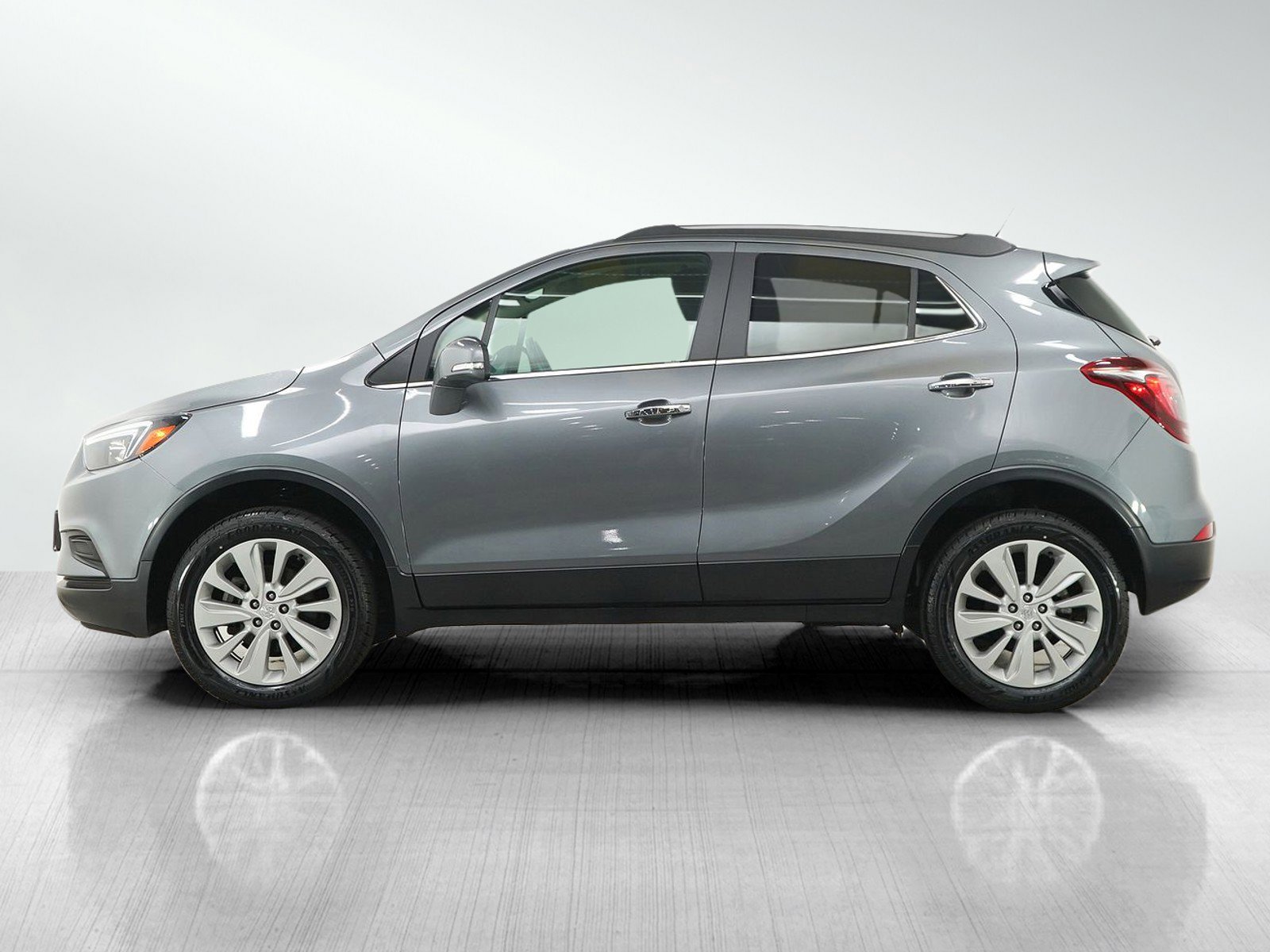 Used 2019 Buick Encore Preferred w/ Safety Package AWD/4WD image 2