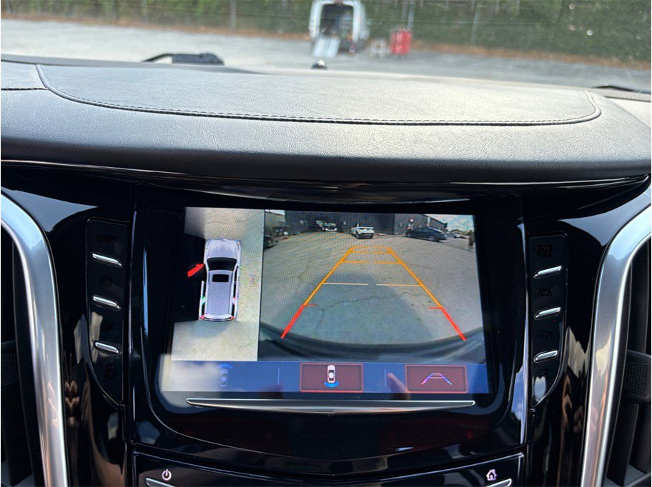 Used 2020 Cadillac Escalade Platinum AWD/4WD image 35