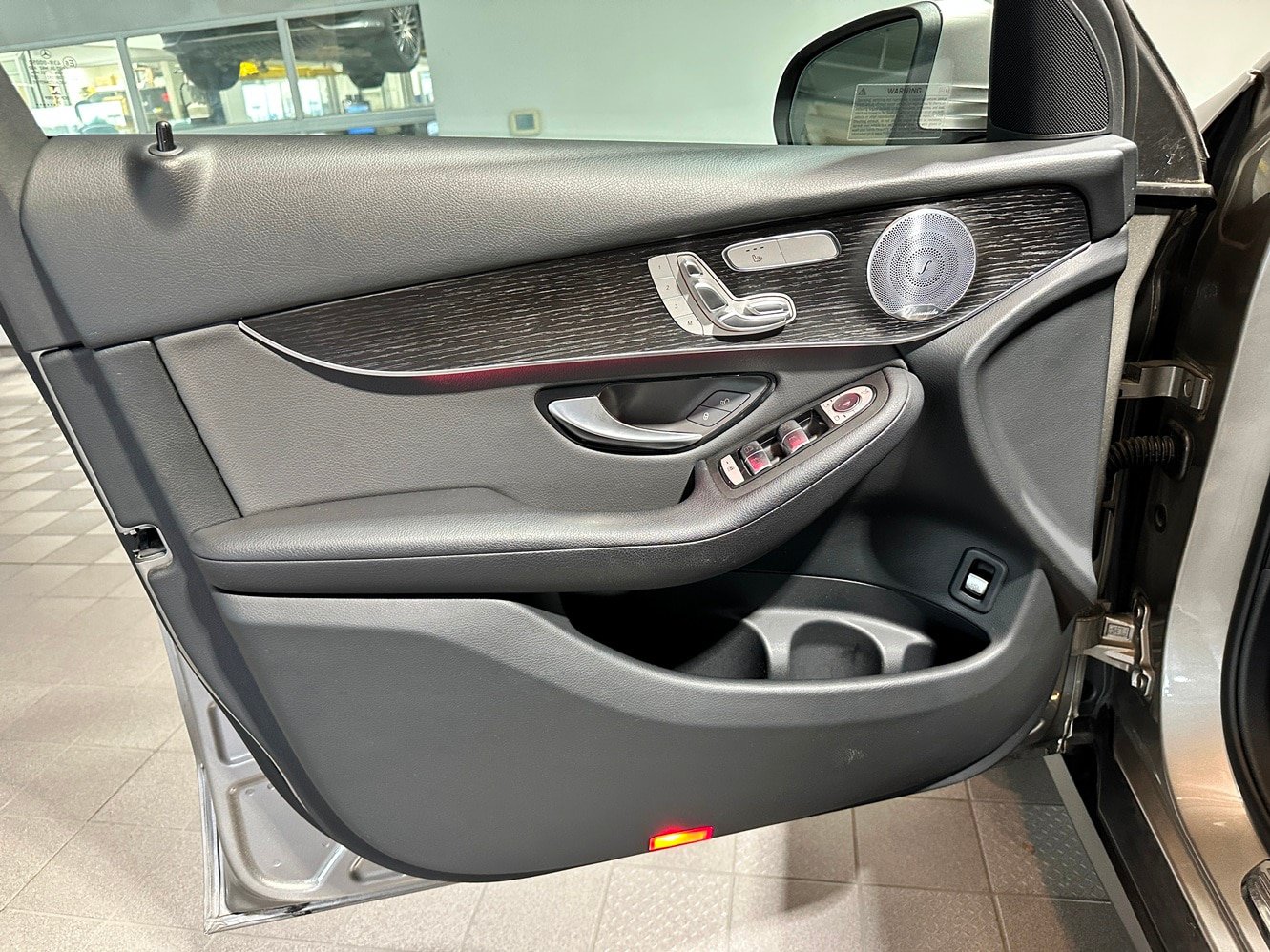 Used 2020 Mercedes-Benz GLC 300 4MATIC image 10