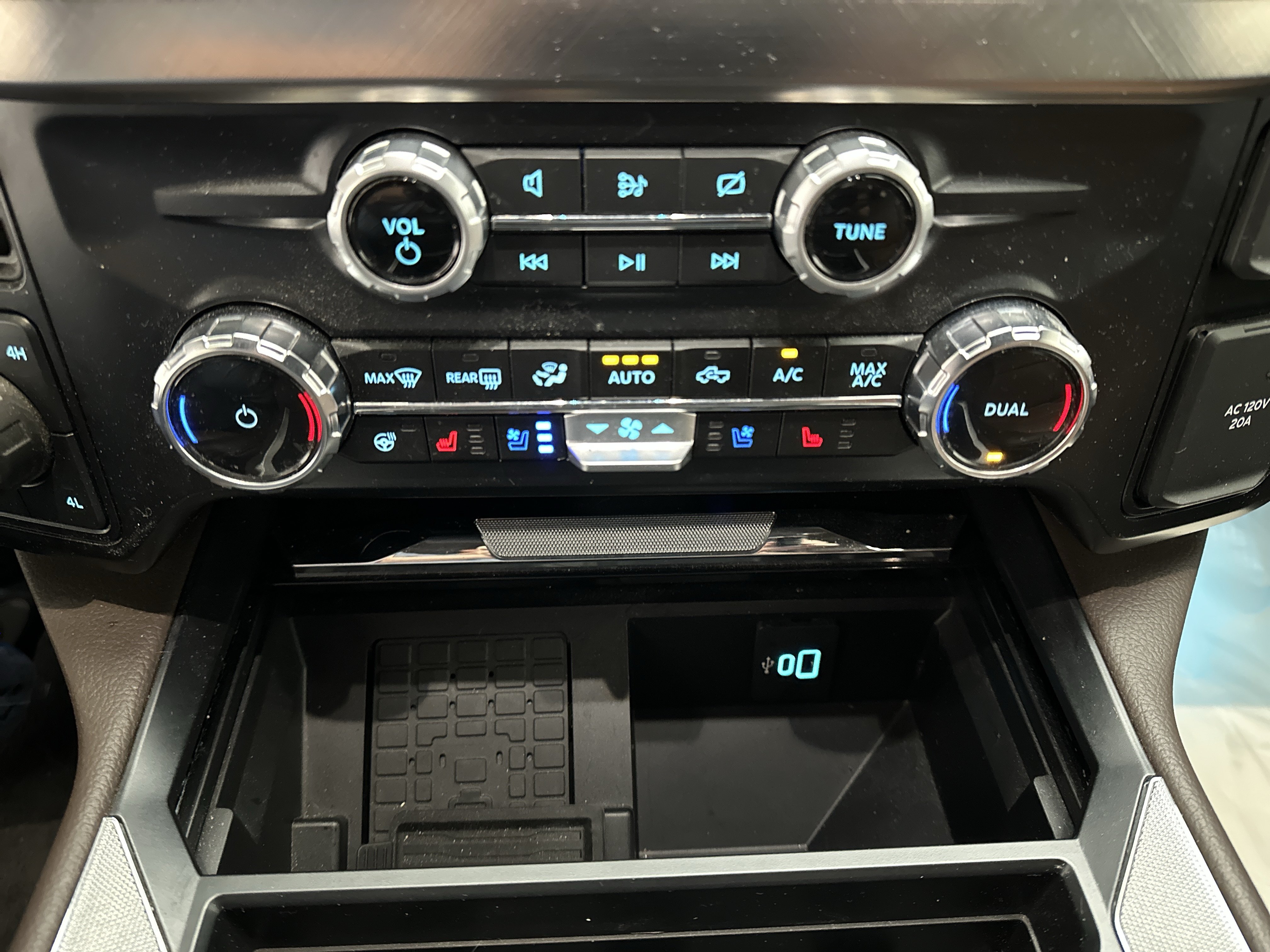 Used 2024 Ford F250 King Ranch AWD/4WD image 41