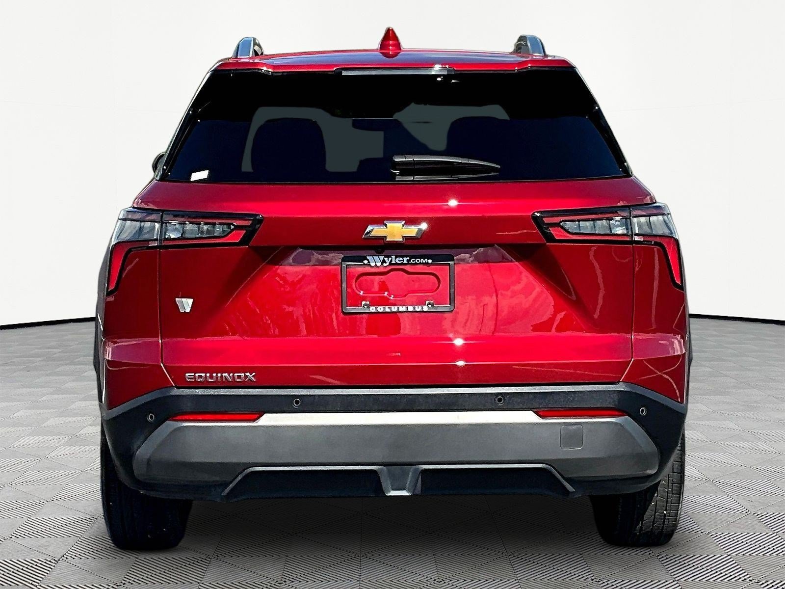 Used 2025 Chevrolet Equinox LT w/ Convenience Package II FWD image 5