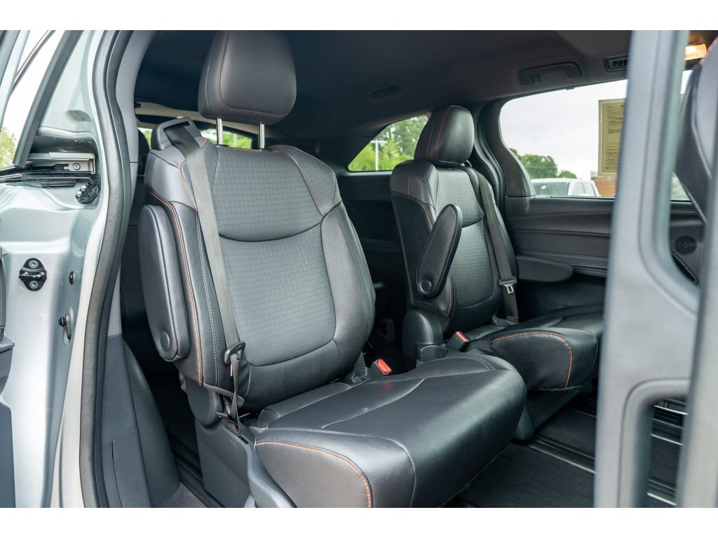 Used 2023 Toyota Sienna XSE AWD/4WD image 20