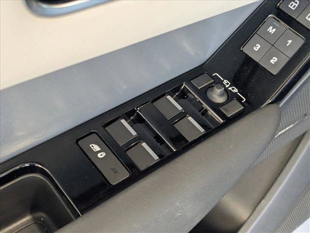Used 2024 Land Rover Range Rover Velar S image 13