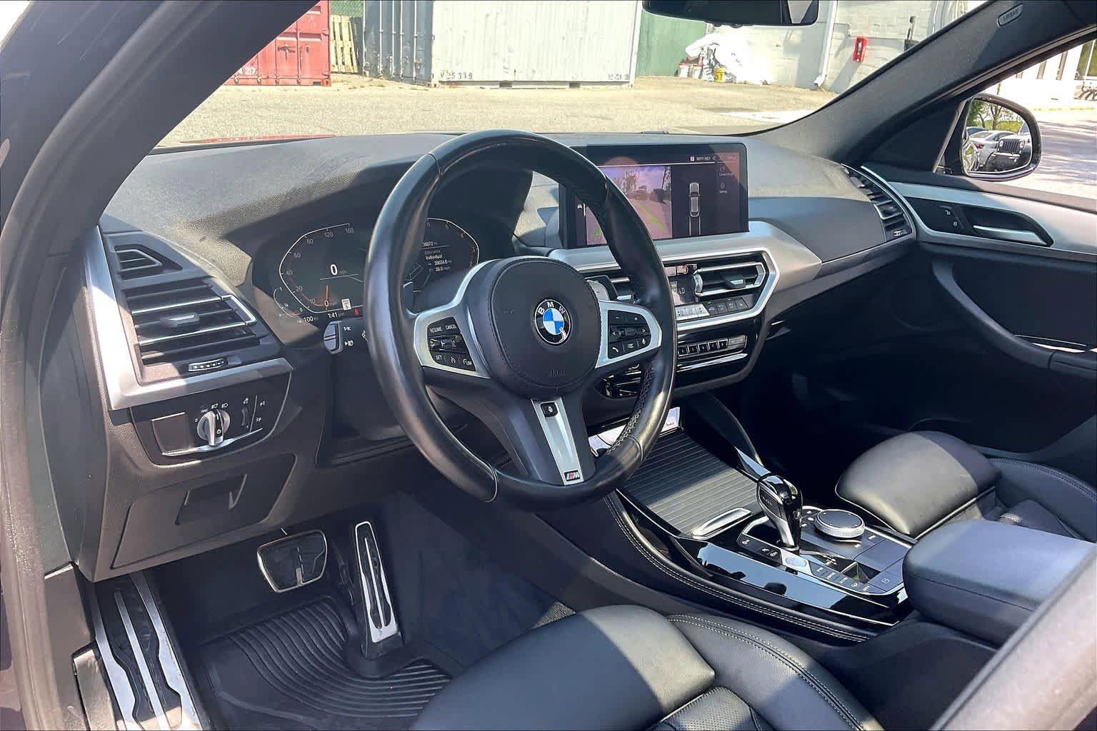 Used 2023 BMW X4 xDrive30i w/ M Sport Package AWD/4WD image 17