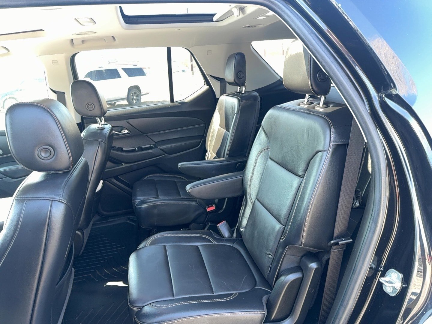 Used 2018 Chevrolet Traverse LT w/ LPO, Black Accent Package AWD/4WD image 11