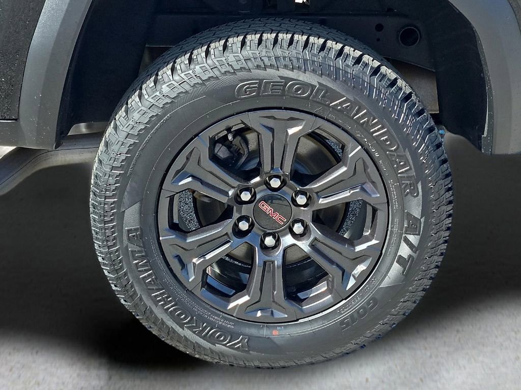 Used 2024 GMC Canyon Elevation w/ Elevation Premium Package image 8