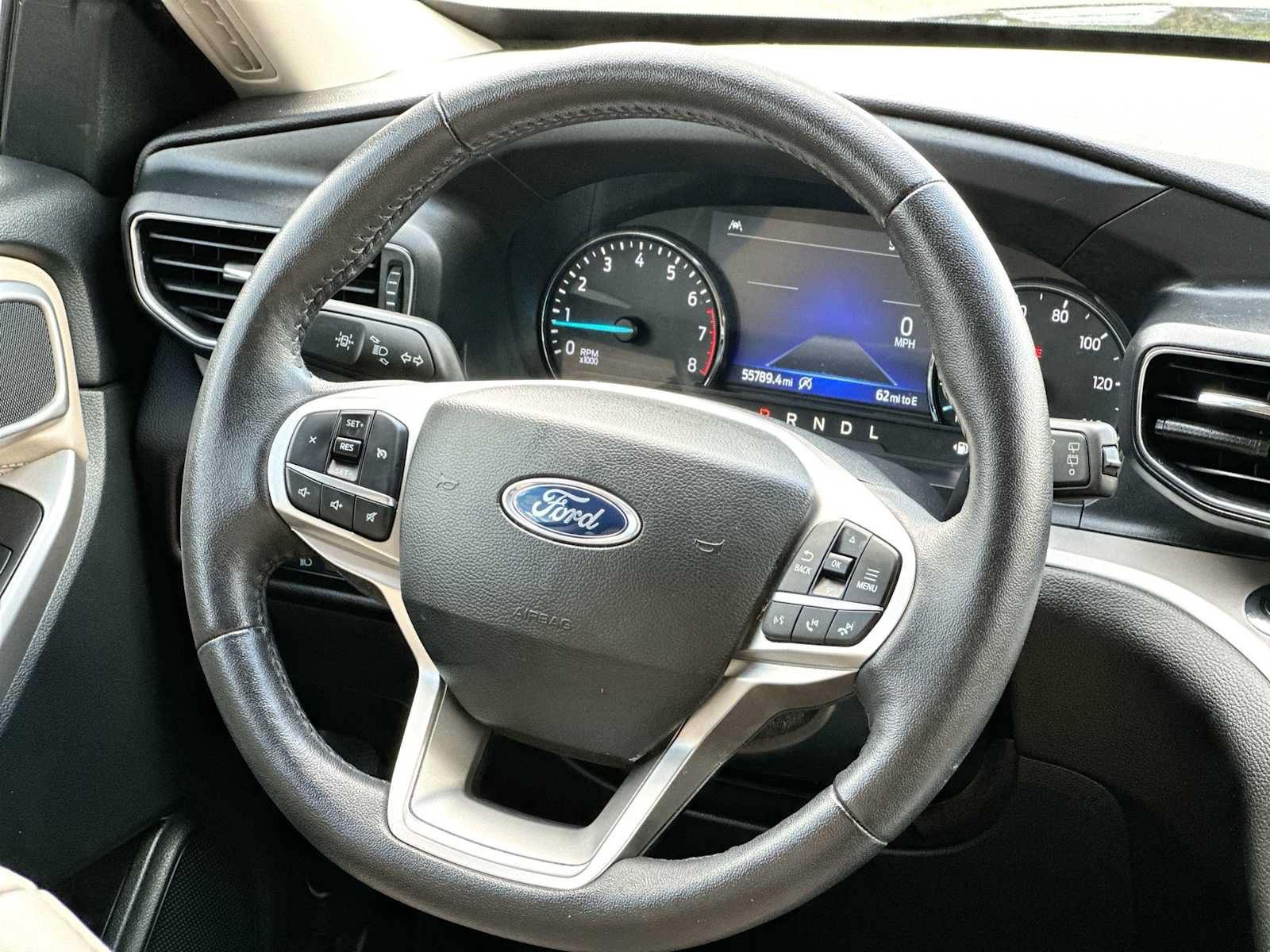 Used 2024 Ford Explorer XLT w/ Equipment Group 202A RWD image 27