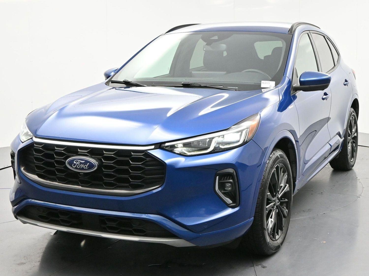 Used 2023 Ford Escape ST-Line Elite AWD/4WD image 3