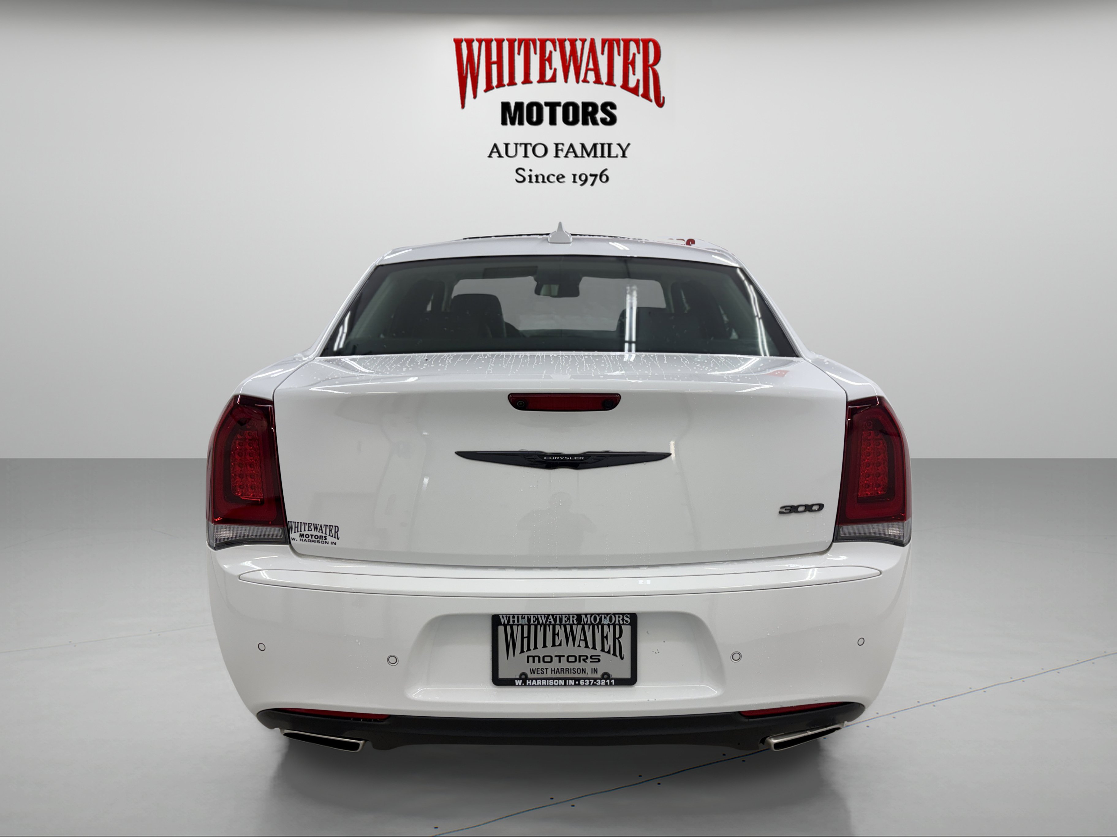 Used 2023 Chrysler 300 Touring L w/ Popular Equipment Group RWD image 3