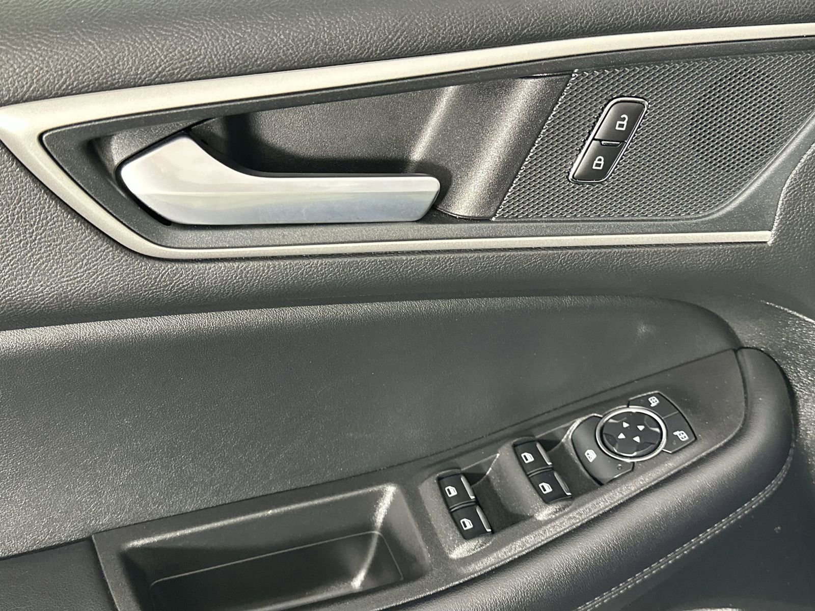 Used 2024 Ford Edge SEL w/ Convenience Package AWD/4WD image 13