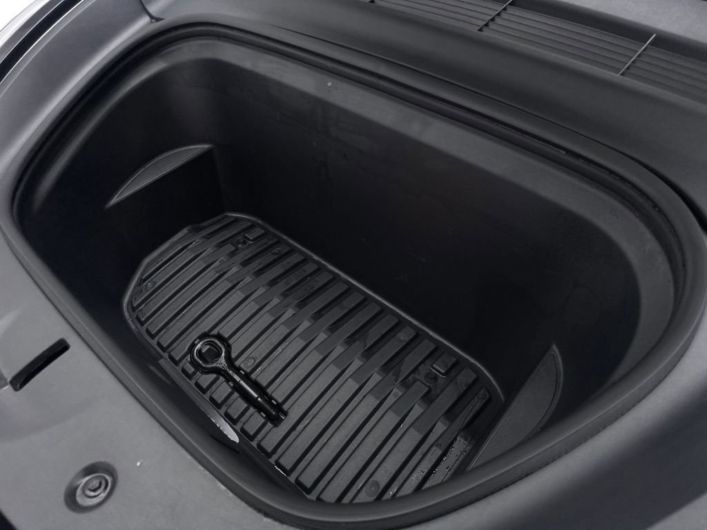 Used 2024 Tesla Model Y Long Range image 72