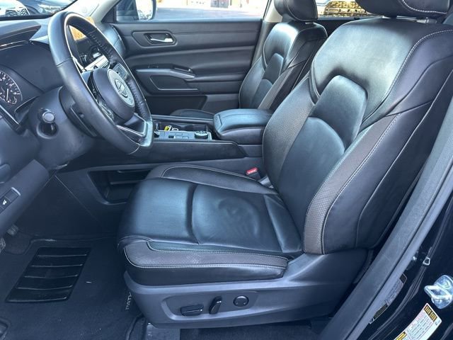 Used 2024 Nissan Pathfinder SL w/ SL Premium Package image 11