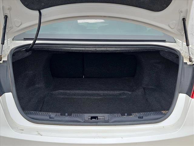 Used 2016 Ford Taurus SEL FWD image 6