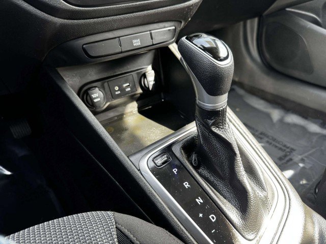 Used 2022 Hyundai Accent SEL image 28