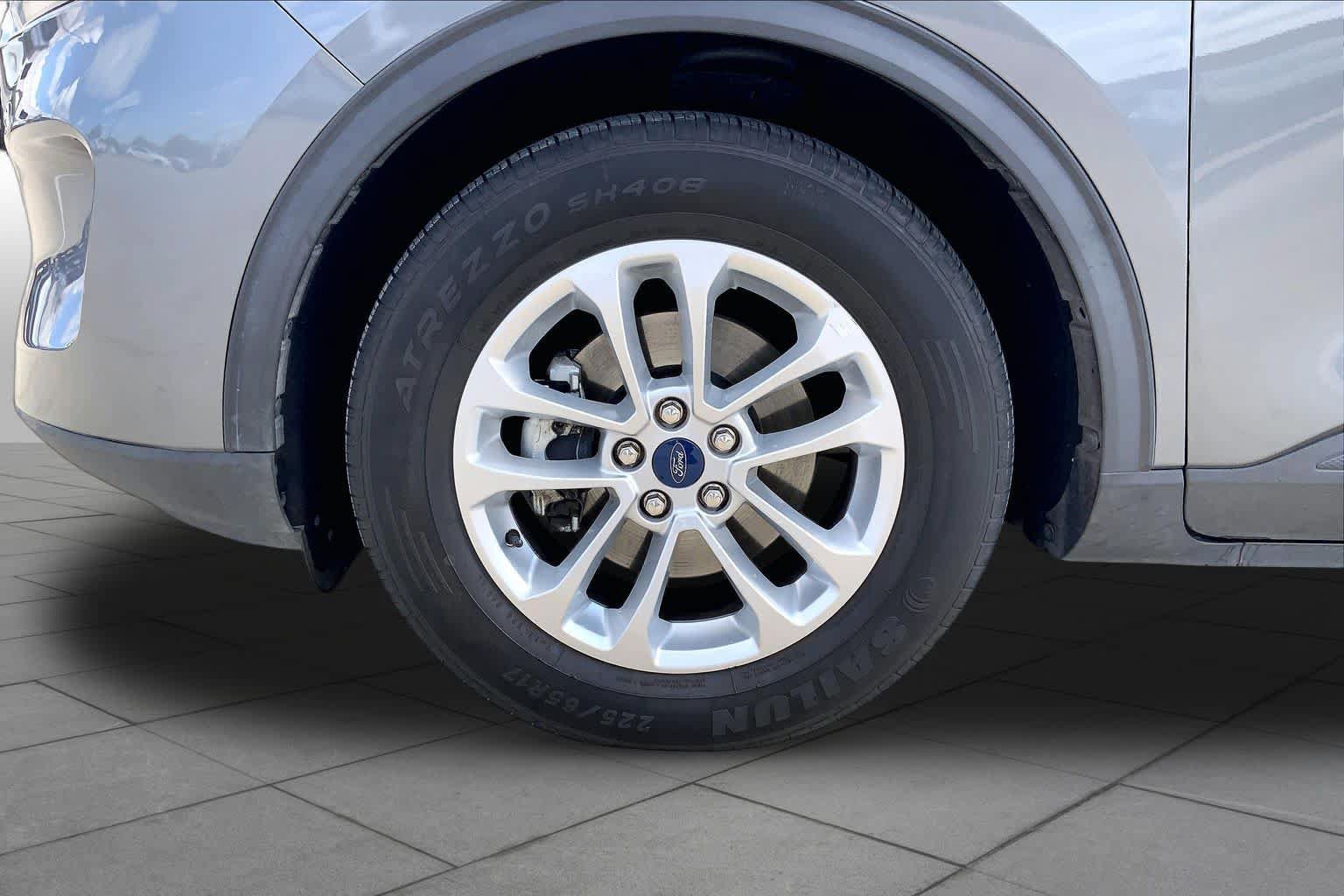 Used 2022 Ford Escape SE FWD image 10