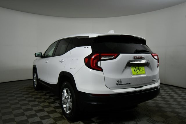 Used 2024 GMC Terrain SLE image 13