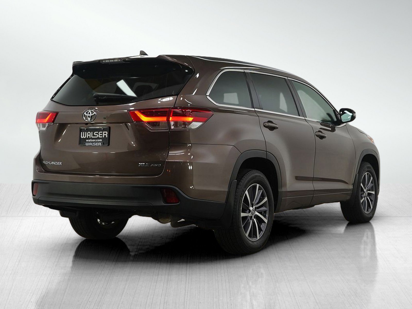 Used 2018 Toyota Highlander XLE image 5