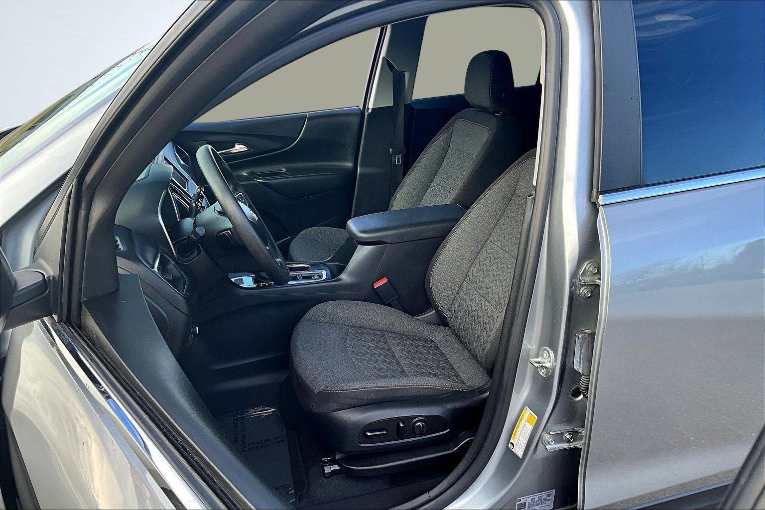 Used 2023 Chevrolet Equinox LT image 25