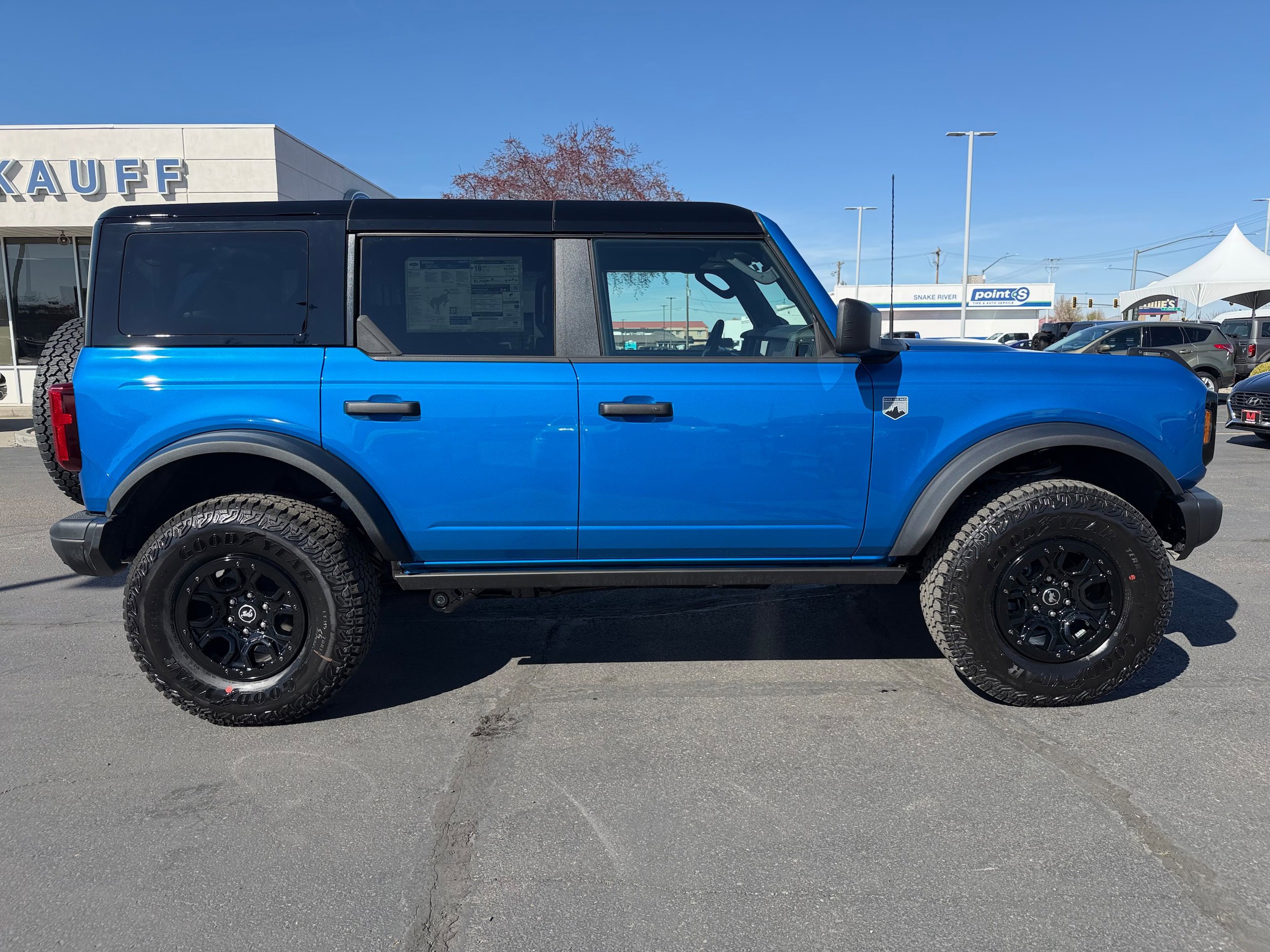 New 2026 Ford Bronco Big Bend w/ Black Diamond Package image 9