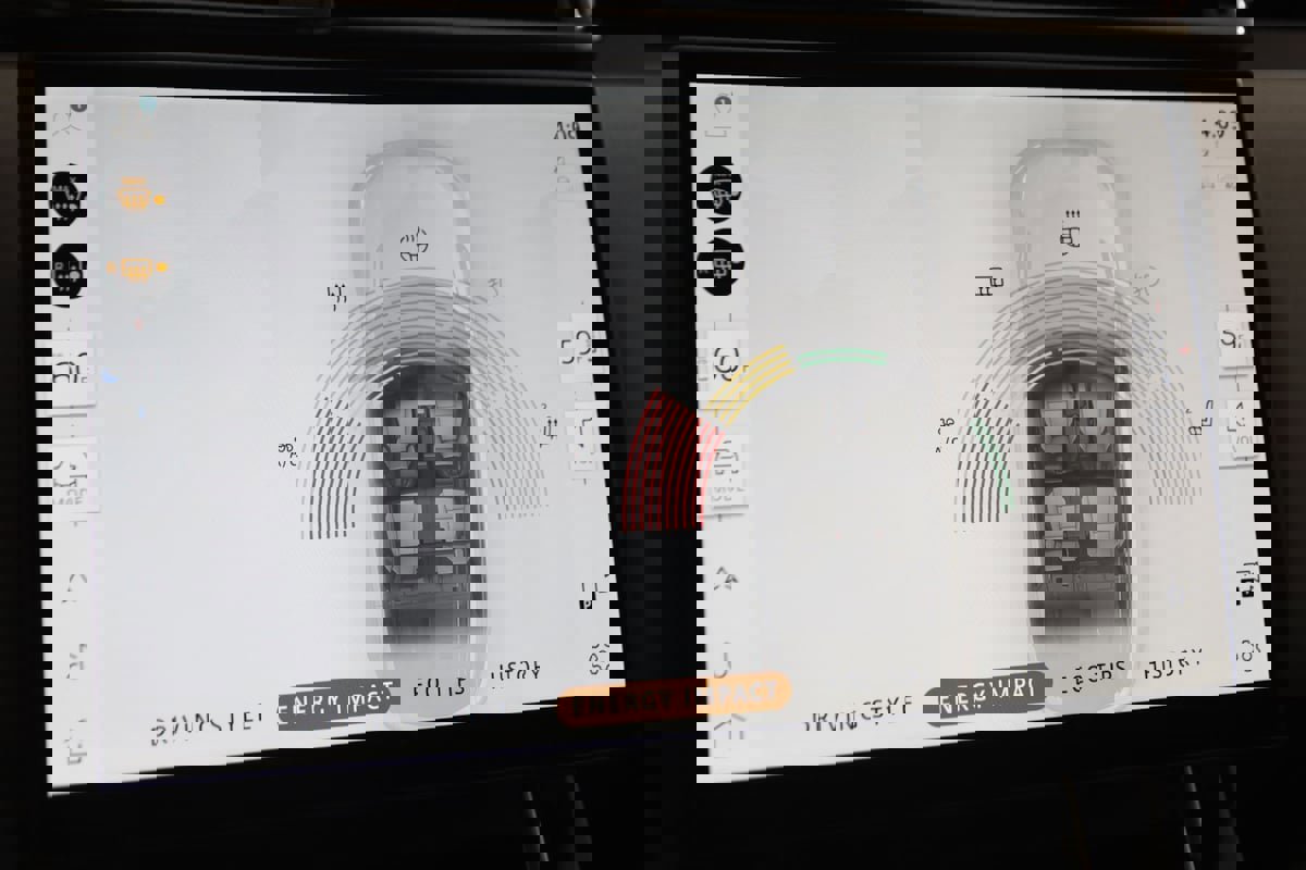 Used 2025 Land Rover Range Rover Velar Dynamic SE image 35