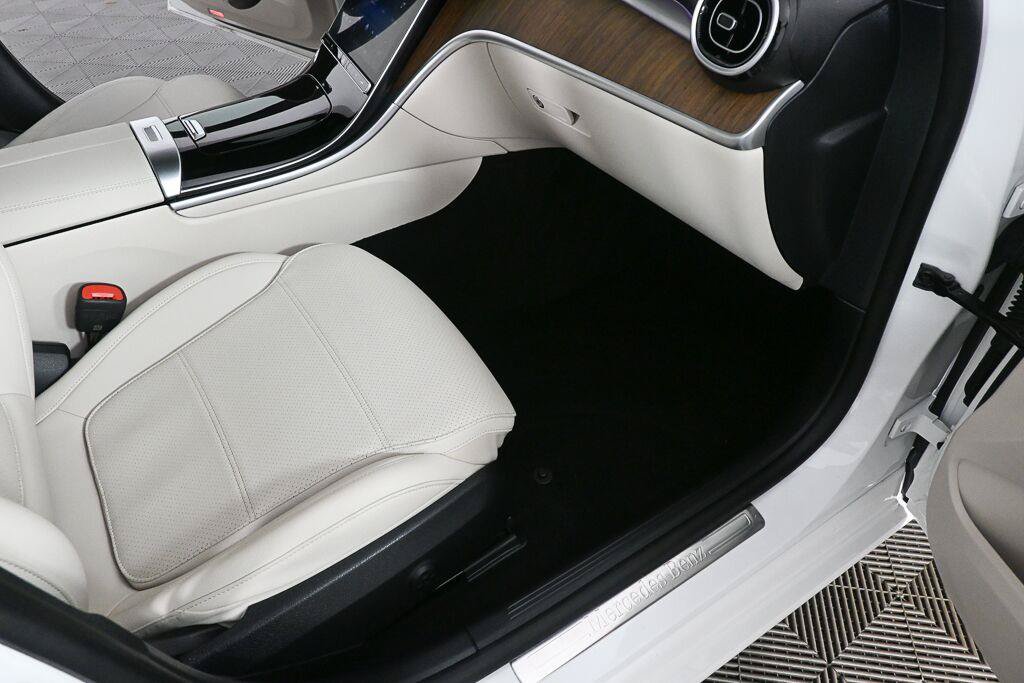 Certified 2024 Mercedes-Benz C 300 Sedan image 21