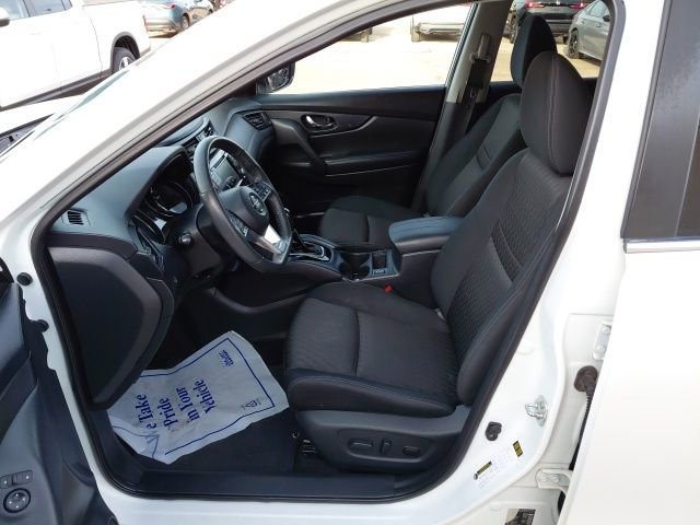 Used 2018 Nissan Rogue SV image 21