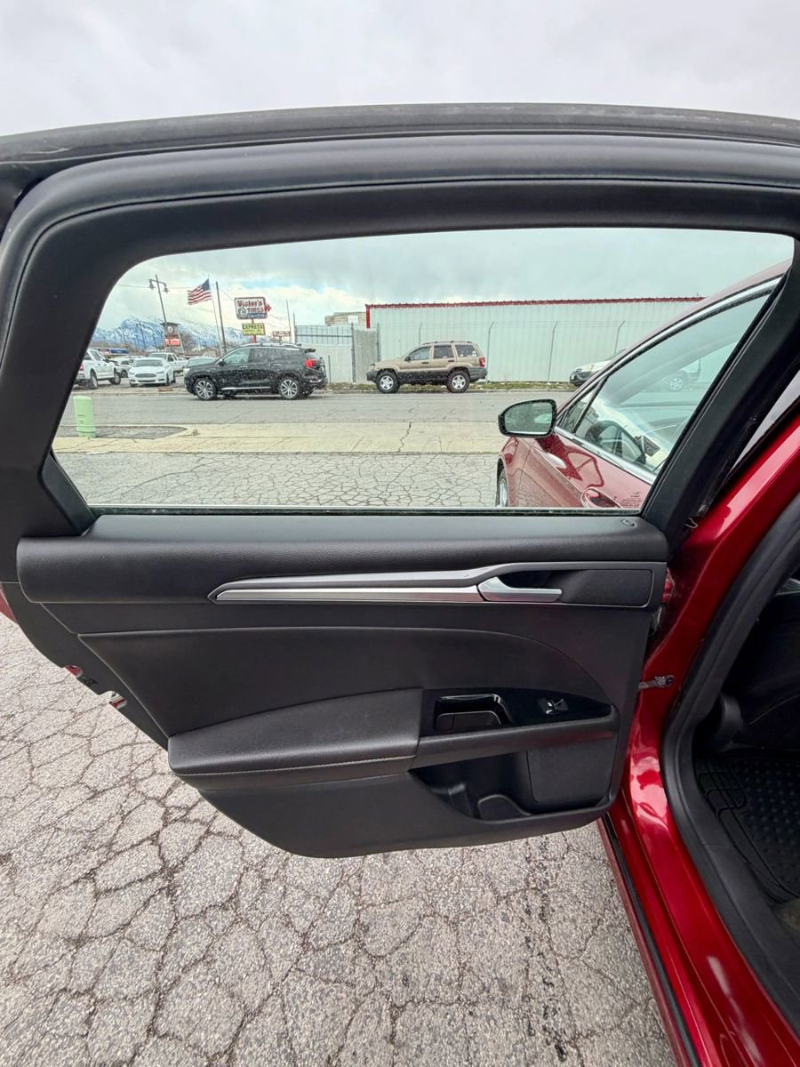 Used 2013 Ford Fusion Titanium w/ Titanium Driver Assist Pkg FWD image 22