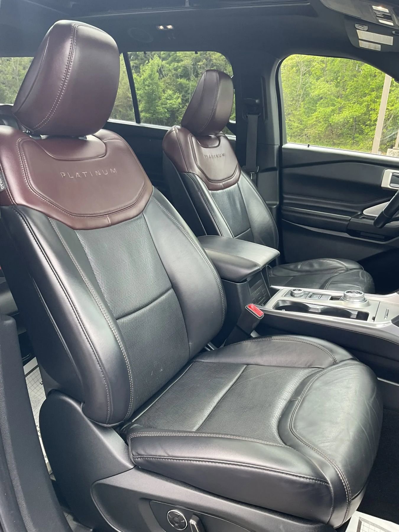 Used 2020 Ford Explorer Platinum w/ Premium Technology Package AWD/4WD image 27