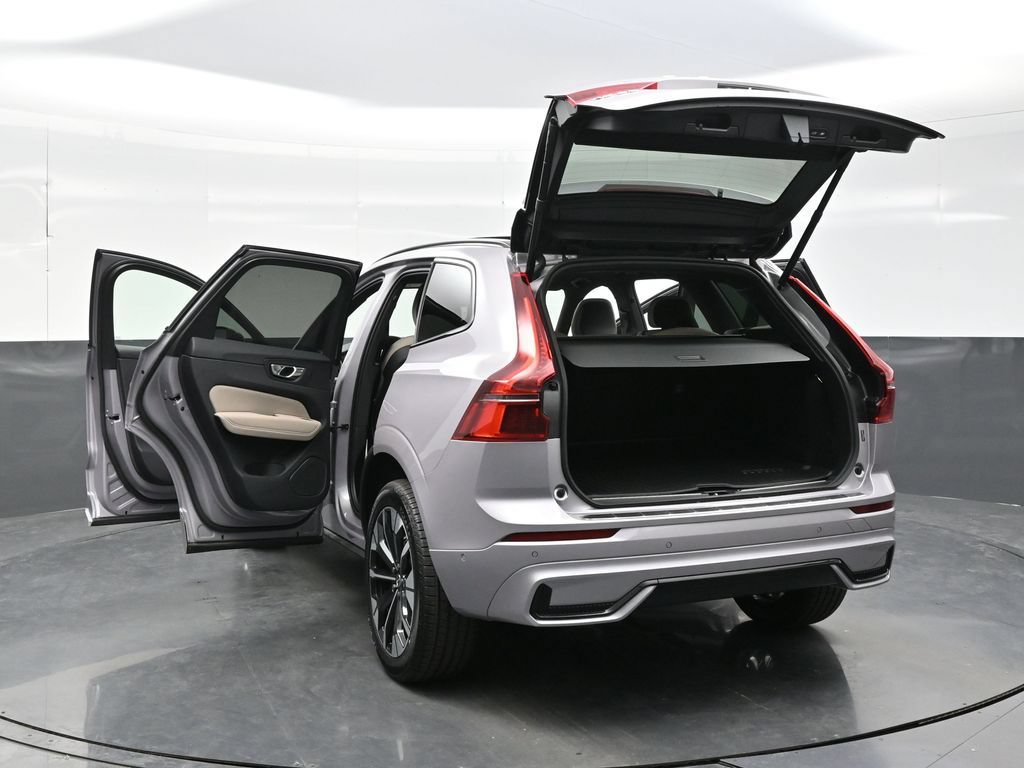 New 2026 Volvo XC60 B5 Plus w/ Climate Package PRO AWD/4WD image 42