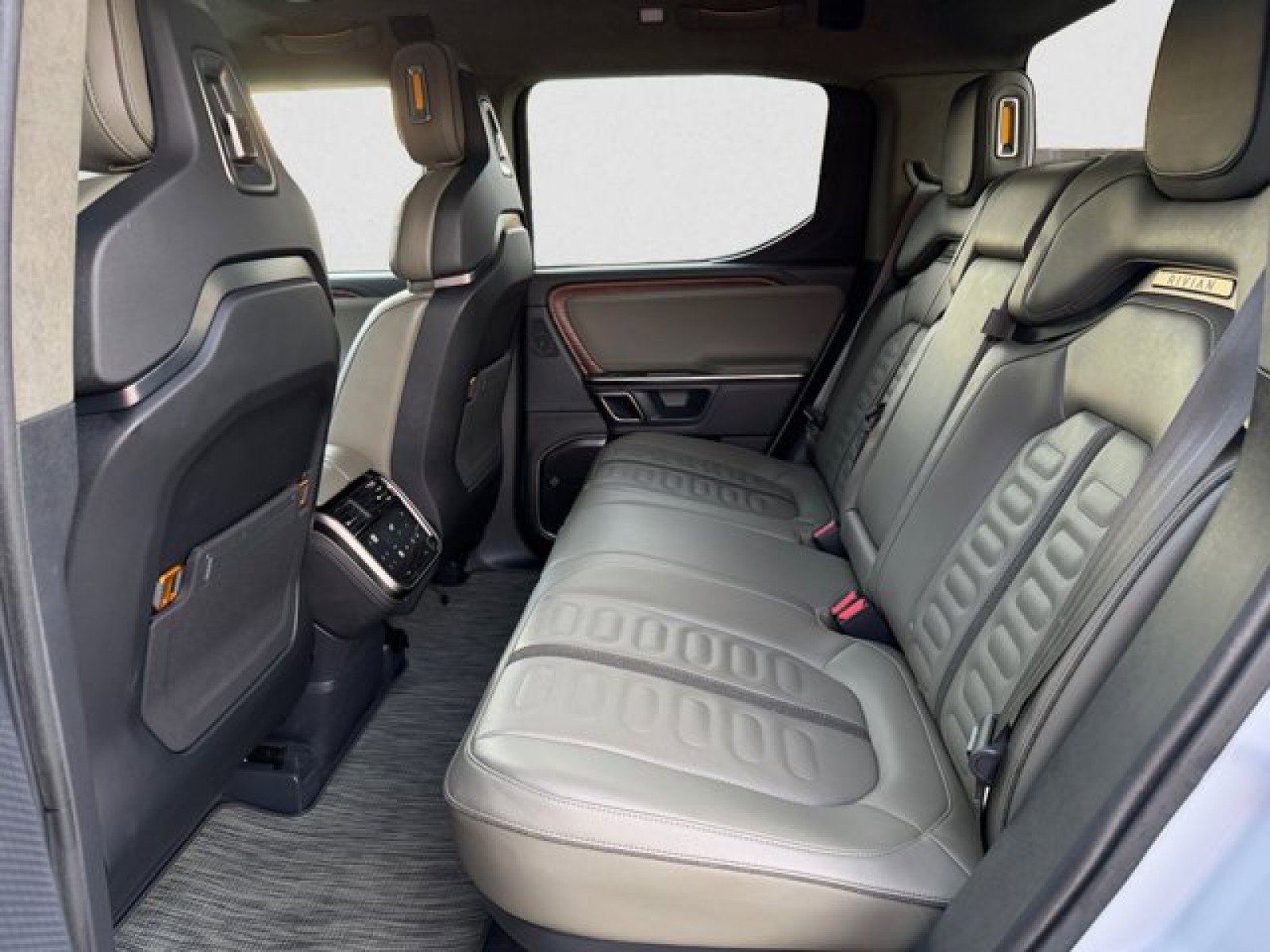 Used 2023 Rivian R1T Adventure image 19