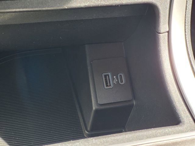 Used 2023 Ford Edge SEL image 22