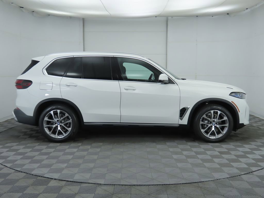 New 2026 BMW X5 xDrive40i w/ Premium Package image 4