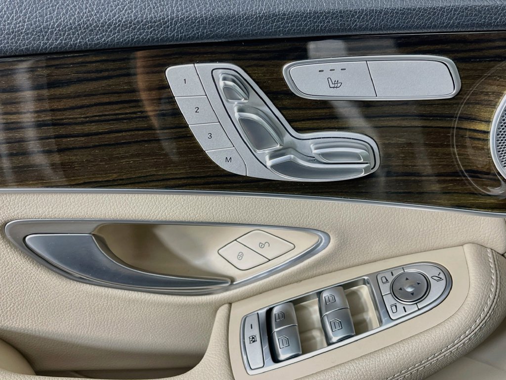 Used 2021 Mercedes-Benz C 300 Sedan w/ Premium Package image 27