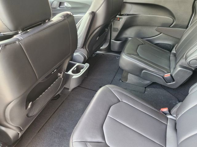 New 2026 Chrysler Pacifica Select AWD/4WD image 22