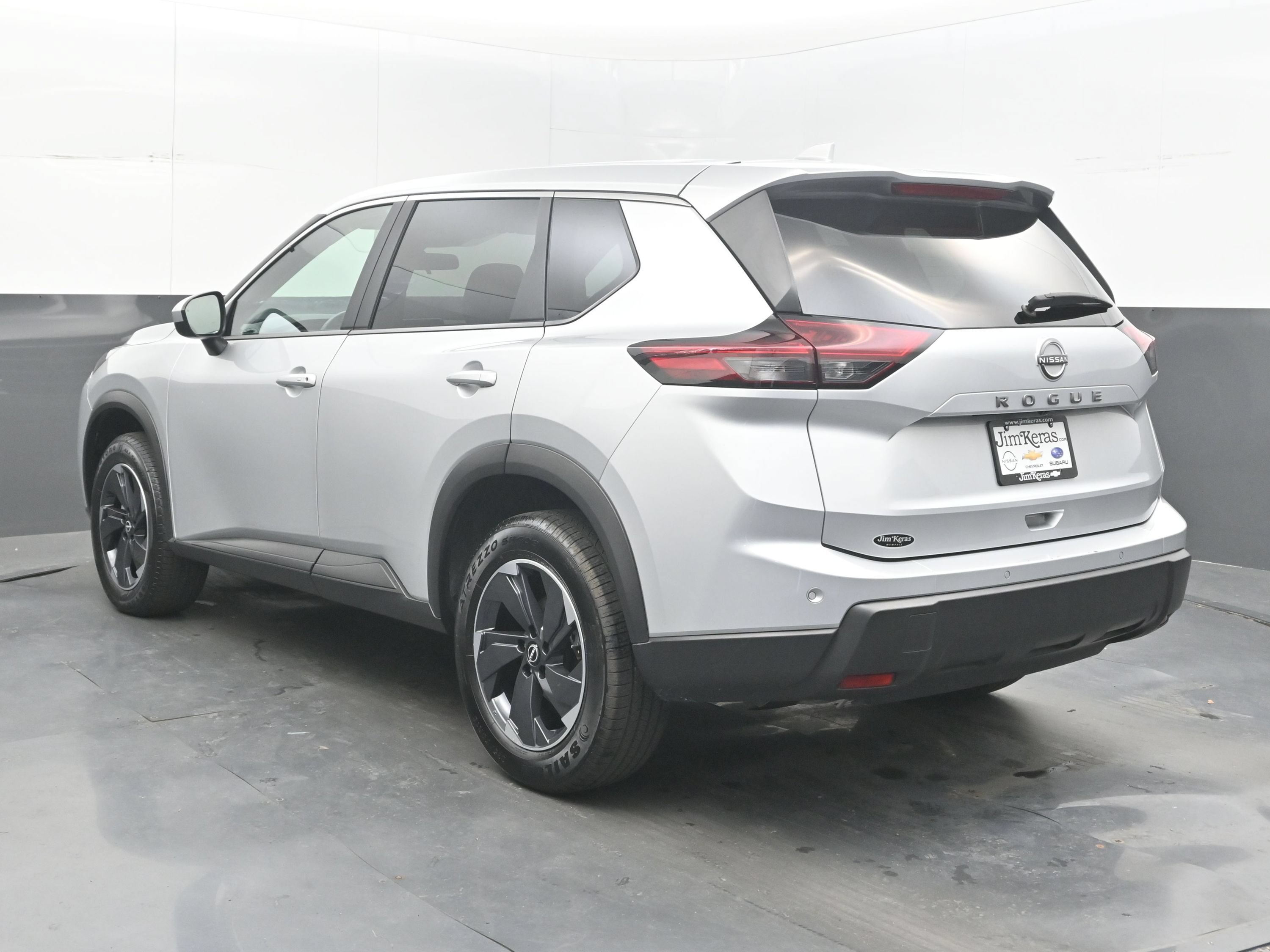 Used 2025 Nissan Rogue SV FWD image 8